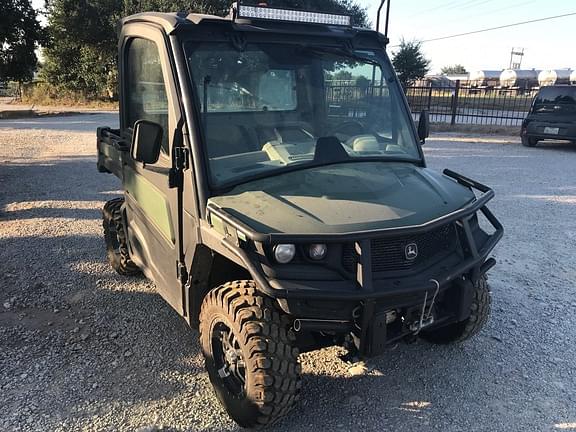 Image of John Deere XUV 835R equipment image 2