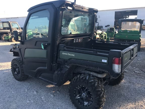 2021 John Deere XUV 835R Equipment Image0