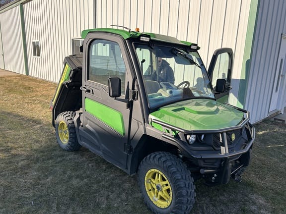2021 John Deere XUV 835R Equipment Image0