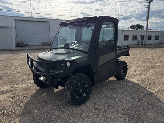 2021 John Deere XUV 835R Equipment Image0