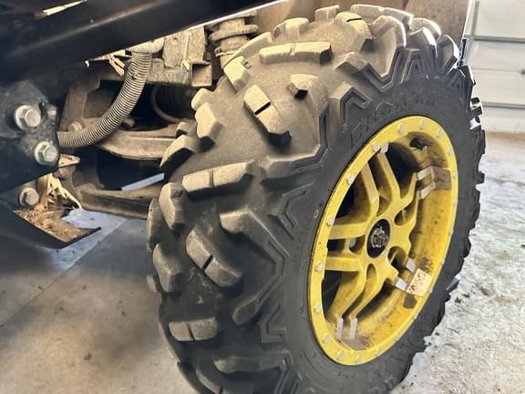 Image of John Deere XUV 835R equipment image 1