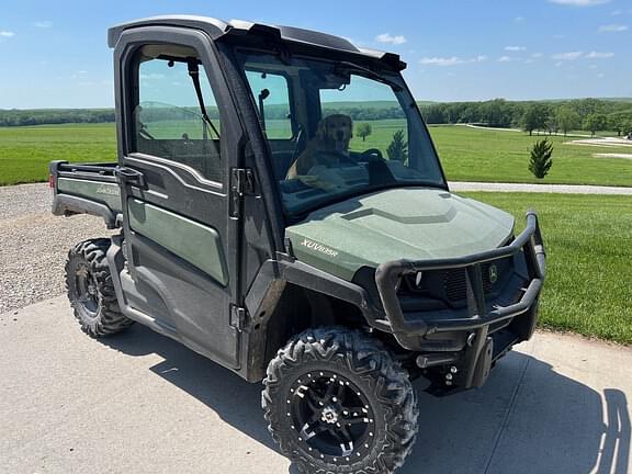 Image of John Deere XUV 835R equipment image 1