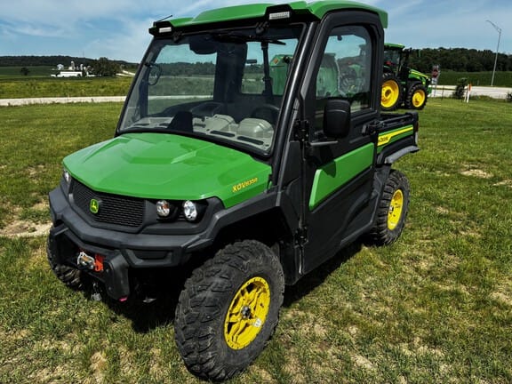 2021 John Deere XUV 835R Equipment Image0