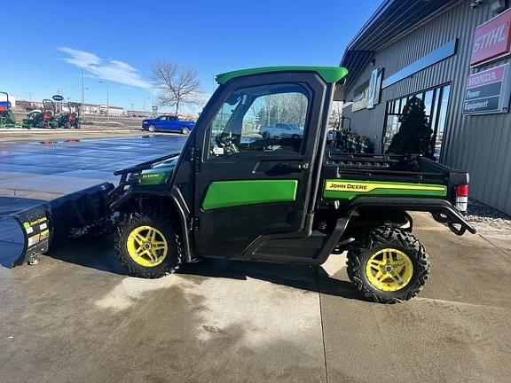 Image of John Deere XUV 835R equipment image 2