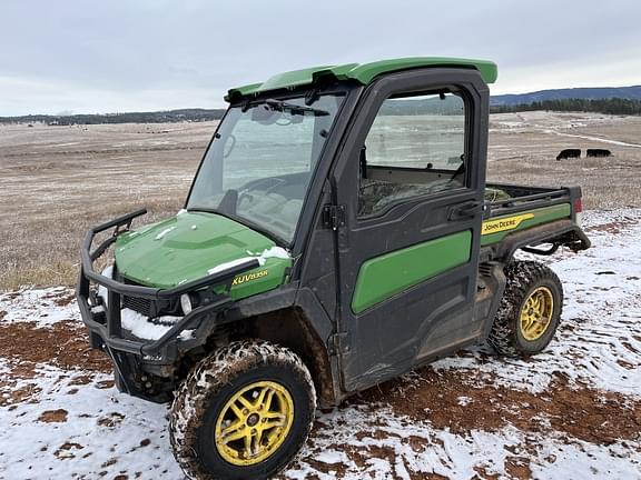 2021 John Deere XUV 835R Equipment Image0