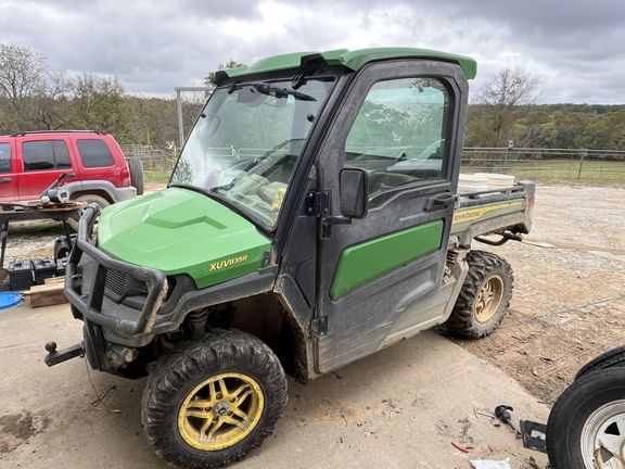 2021 John Deere XUV 835R Equipment Image0