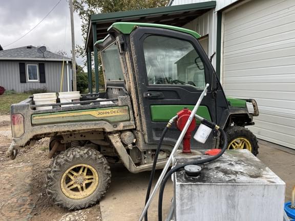 Image of John Deere XUV 835R equipment image 3