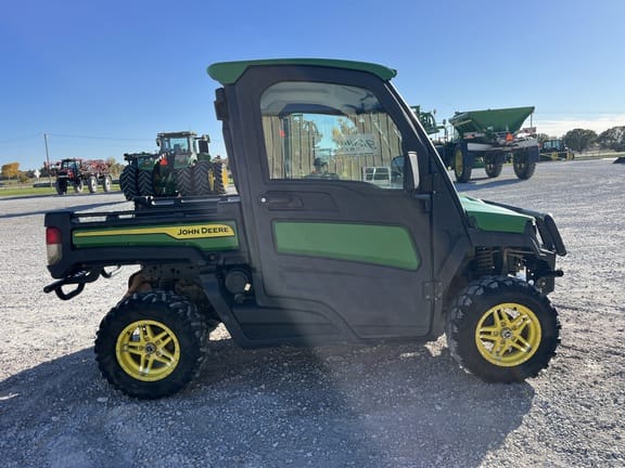 2021 John Deere XUV 835R Equipment Image0