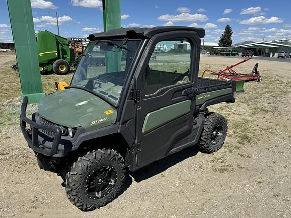 Image of John Deere XUV 835R equipment image 3