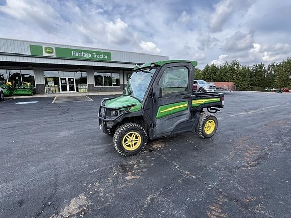 Image of John Deere XUV 835R equipment image 1