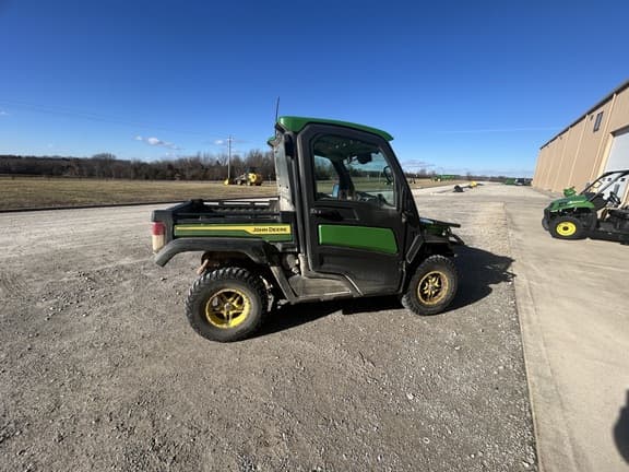 Image of John Deere XUV 835R equipment image 1