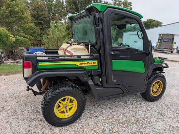 2022 John Deere XUV 835R Equipment Image0