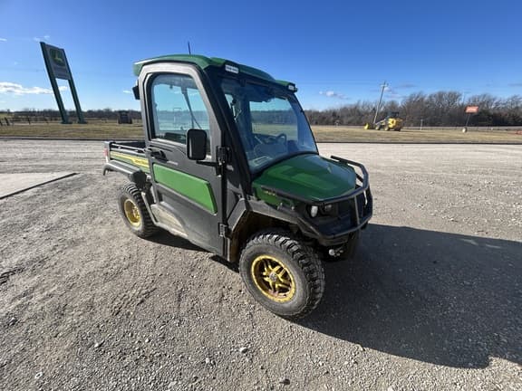 Image of John Deere XUV 835R Primary image