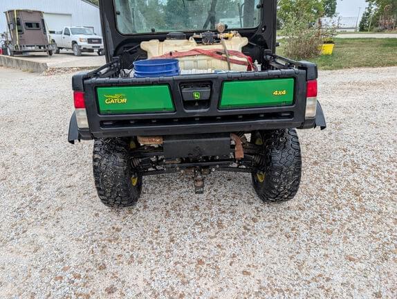 Image of John Deere XUV 835R equipment image 3