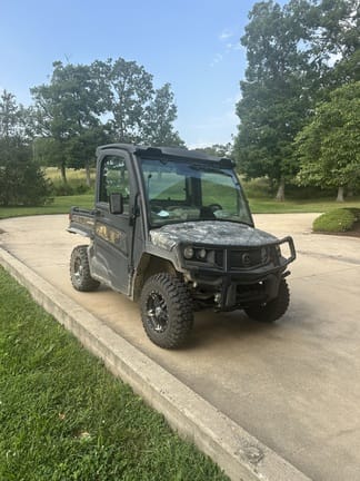 2021 John Deere XUV 835R Equipment Image0