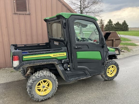 Image of John Deere XUV 835R equipment image 3