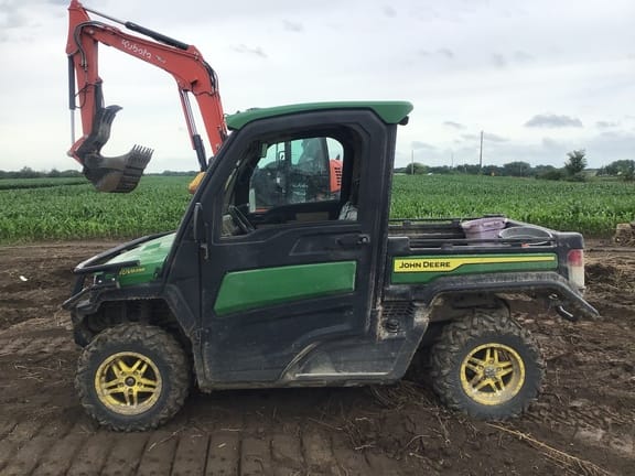 Main image John Deere XUV 835R