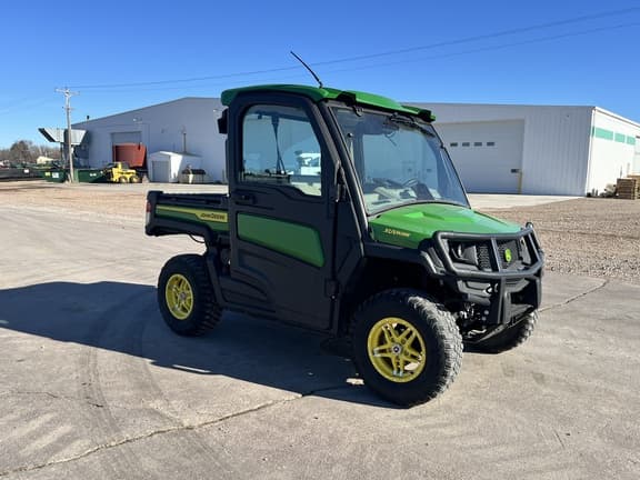 Image of John Deere XUV 835R Primary image