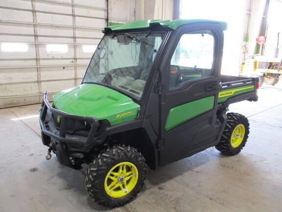 2021 John Deere XUV 835R Equipment Image0