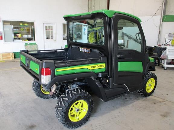 Image of John Deere XUV 835R equipment image 2