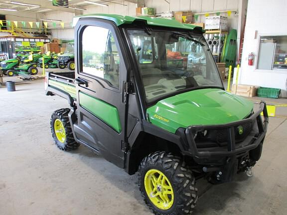 Image of John Deere XUV 835R equipment image 3