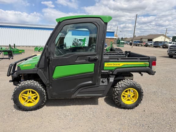 Image of John Deere XUV 835R equipment image 1