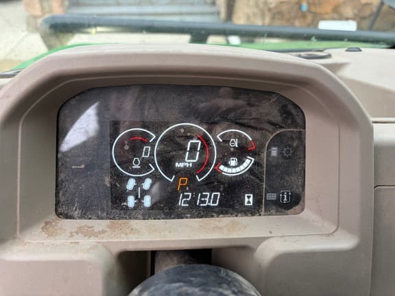 Image of John Deere XUV 835R equipment image 4