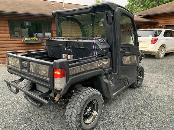 Image of John Deere XUV 835R equipment image 4