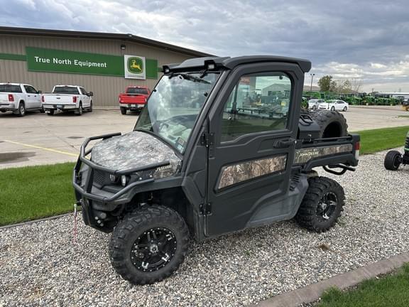 Image of John Deere XUV 835R Primary image