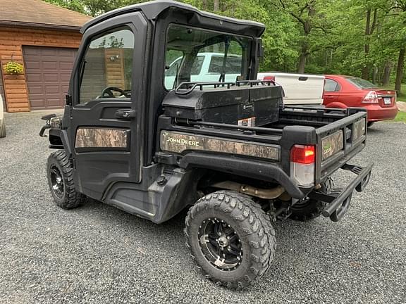 Image of John Deere XUV 835R equipment image 3