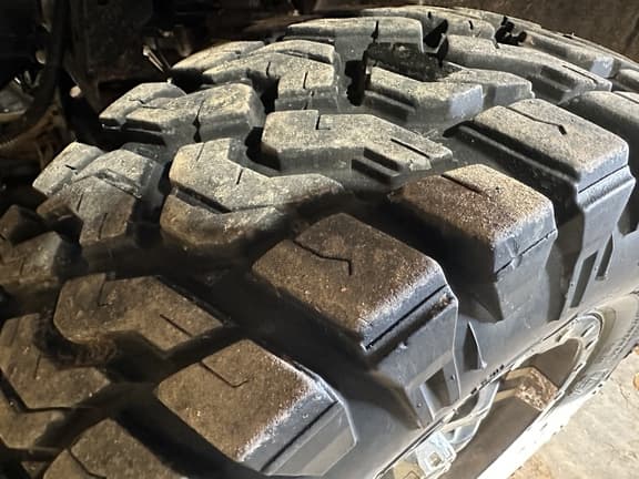 Image of John Deere XUV 835R equipment image 2