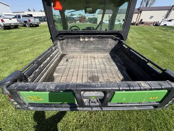 Image of John Deere XUV 835R equipment image 4