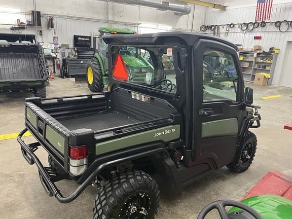 Image of John Deere XUV 835R equipment image 3