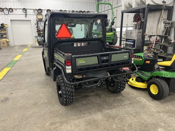Image of John Deere XUV 835R equipment image 2