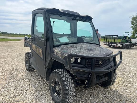 Image of John Deere XUV 835R equipment image 3