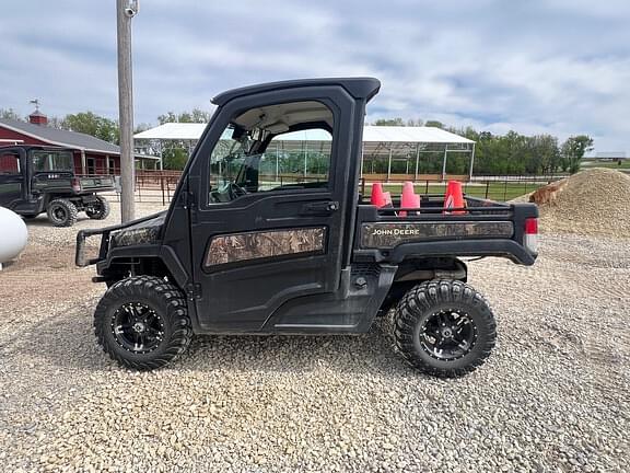 Image of John Deere XUV 835R equipment image 4