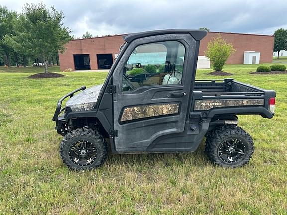 Image of John Deere XUV 835R equipment image 1