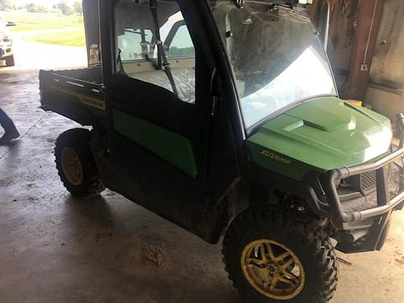 Image of John Deere XUV 835R Primary image