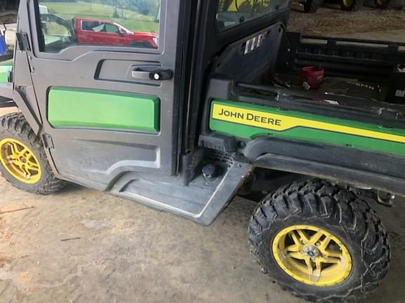 Image of John Deere XUV 835R equipment image 2