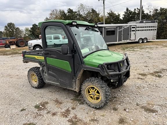 Image of John Deere XUV 835R equipment image 1