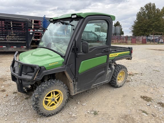 2021 John Deere XUV 835R Equipment Image0