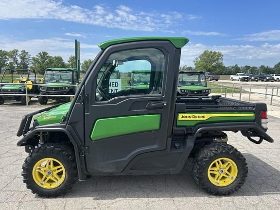 Image of John Deere XUV 835R equipment image 1