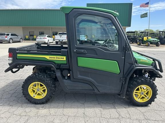 Image of John Deere XUV 835R equipment image 4