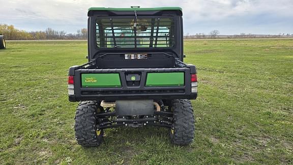 Image of John Deere XUV 835R equipment image 3