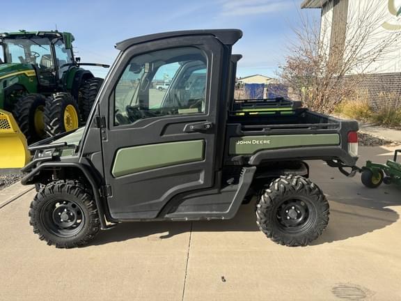 Image of John Deere XUV 835R equipment image 1