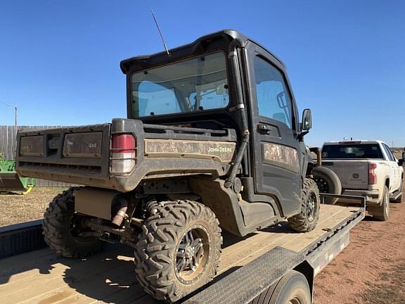 Image of John Deere XUV 835R equipment image 1