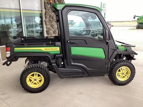 Image of John Deere XUV 835R equipment image 3