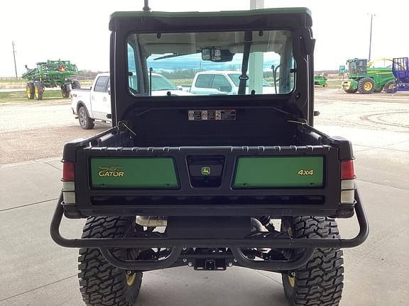 Image of John Deere XUV 835R equipment image 4