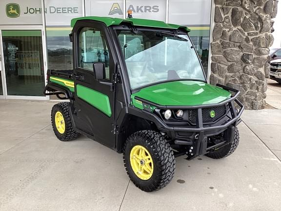 Image of John Deere XUV 835R Primary image