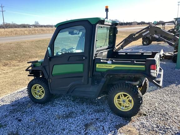 Image of John Deere XUV 835R equipment image 2